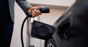 DGT launches new EV road sign