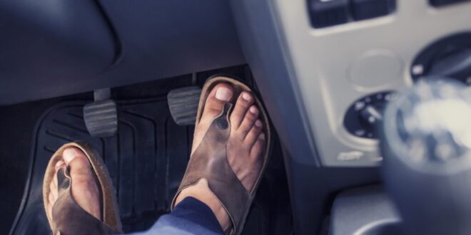Flip-flop driving fines: Spanish police warn motorists