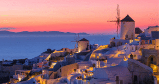 Santorini limits tourism to in 2025