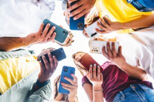 Teenagers hooked to screens are twice as likely to commit suicide