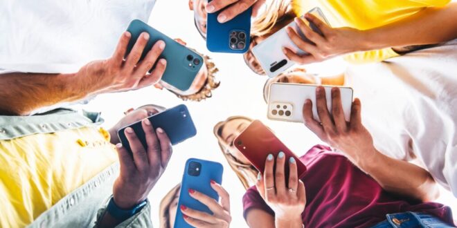 Teenagers hooked to screens are twice as likely to commit suicide