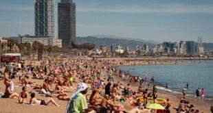 Barcelona records highest-ever June temperature – as investigation launched into death of female street cleaner, 51