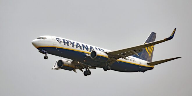 BREAKING: Travel warning as UK air traffic control failure leads to major delays