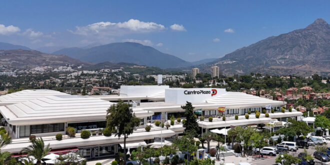 Centro Plaza, Marbella refreshes its identity on its 35th anniversary