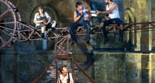 Free street theatre and circus acts in San Pedro Alcántara