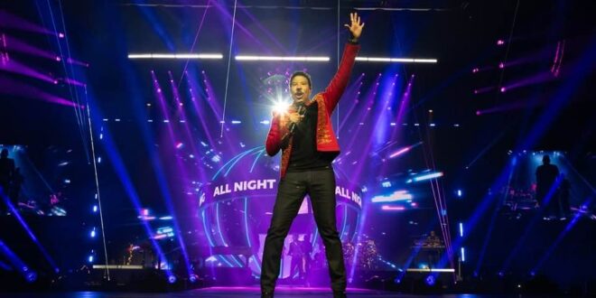 Hello! Lionel Richie storms Fuengirola castle