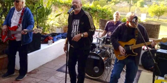 New Tricks, classic hits at the Cazbah