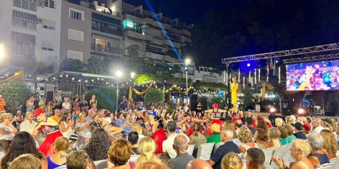 Fuengirola’s Noche Viva free travel all night long