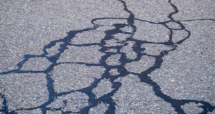 What do the black lines on Spanish roads mean and why you should avoid them