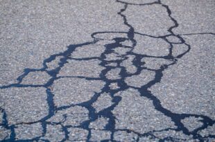 What do the black lines on Spanish roads mean and why you should avoid them