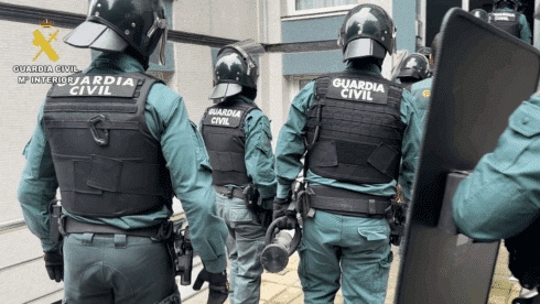 Gang paid ‘mules’ €10k each to pick up cocaine-filled suitcases from Madrid airport