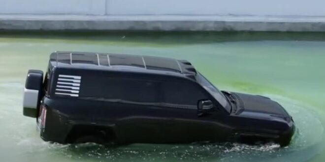 Floating, moonwalking car spins heads in Puerto Banús