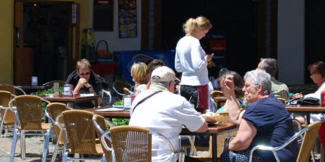 6,000 hospitality jobs open in Costa del Sol, few takers