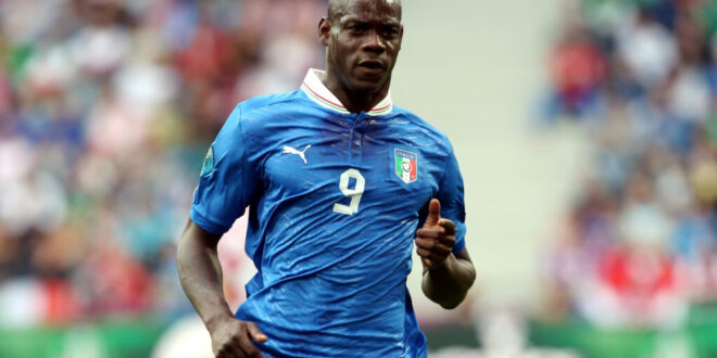 Real Murcia in talks with Mario Balotelli