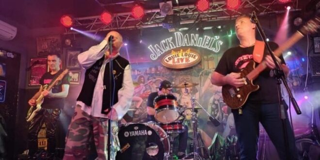 Night of hardcore anarchic nostalgia in Estepona