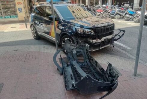 Kamikaze British motorist hits police cars and injures officers during Benidorm high-speed chase