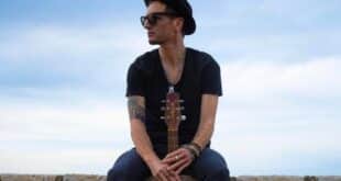 Sami James unplugged in Elviria