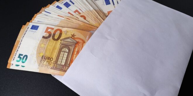 Montoro’s millions: Ex-minister accused of profiting from public office