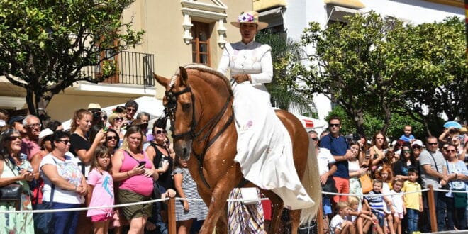 Fuengirola to fill with horses
