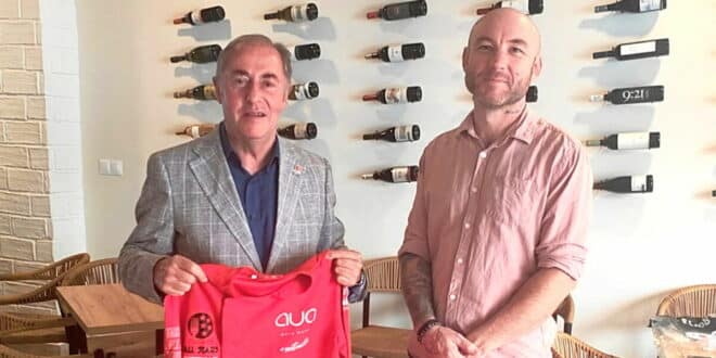 Prestigious red jacket awarded to chef Mathew Lee of Mijas