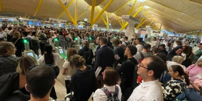 Travel chaos and huge queues at Spain's busiest airport
