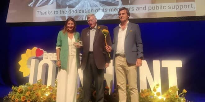 La Cala Lions honoured with Joan Hunt Award