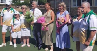 Mayor of Estepona learns bowls