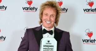 Charlie Mullins OBE receives Entrepreneurial Achievement Award