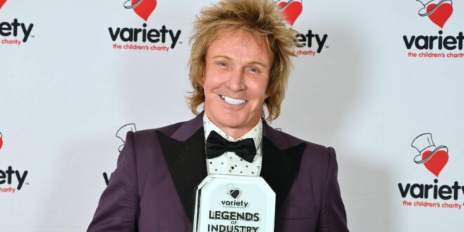 Charlie Mullins OBE receives Entrepreneurial Achievement Award