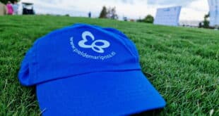 Fragile wings, strong community at Aloha golf