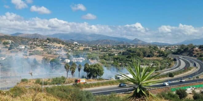 Wildfire on A7 in Estepona