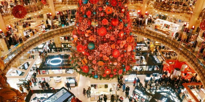 Seasonal job surge: searches soar but openings stall