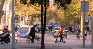 Spain to hit uninsured e-scooter riders with fines of up to €1,000 from 2026