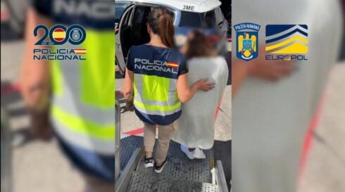 Love-hug gang stole jewellery and watches from victims across Spain with items sent in parcels to Romania