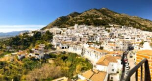 Swede moves to the Costa del Sol and immediately thinks about selling up because ‘there’s too many tourists’