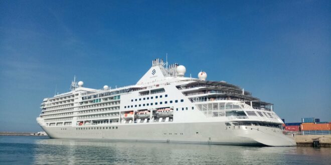'Ultra-luxury' British cruise ship pulls into port in northern Spain