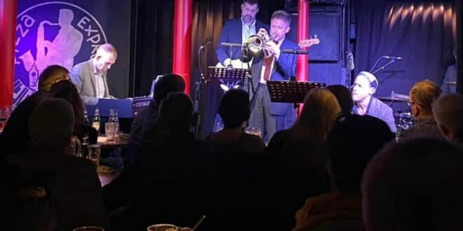 Filthy Six raid Estepona with slick acid jazz at Louie Louie