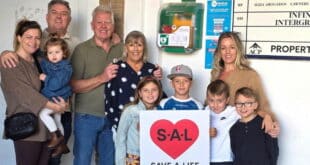 Community triumphs: Save a Life campaign installs second defibrillator in Calahonda as fundraising efforts go beyond expectations