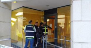 Police search dental clinic after girl, 4, dies after being put under by anaesthetic and another child is hospitalised in Valencia