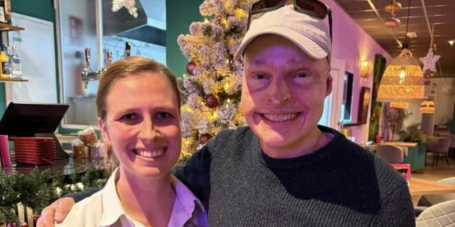 British adventurer Jamie Hull drops into Nova Café in Coín