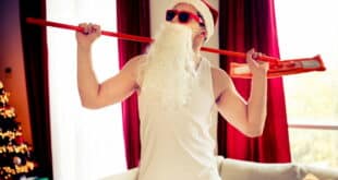 Christmas clean up. Marbella makes the street sparkle for Santa