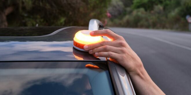 FACUA slams DGT over misleading V16 beacons: ‘Fraud against consumers’