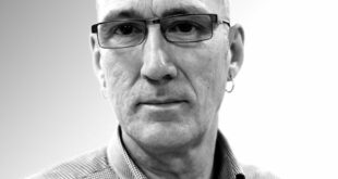 Legendary voice of Neil Diamond reproduced during Benalmádena tribute show