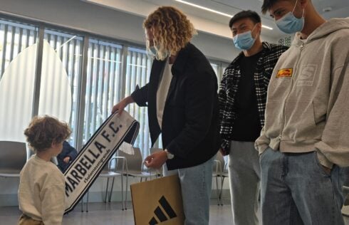 Christmas Cheer at Quirónsalud with the visit of Marbella FC
