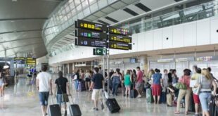 Thieves Distracted Travellers In Well Planned Robberies At Spain's Valencia Airport
