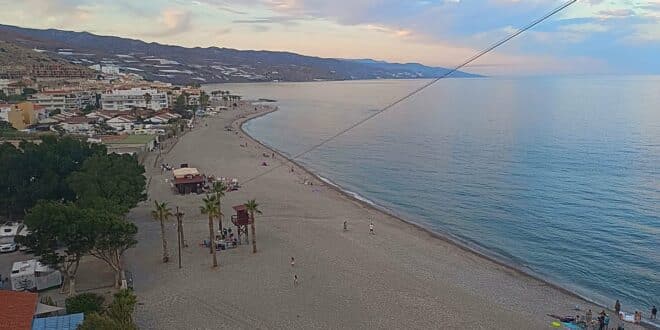 Contract for work to connect Costa Tropical footbridges goes out to tender