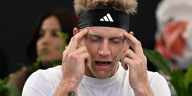 Malaga's Alejandro Davidovich narrowly misses out on Adelaide final spot