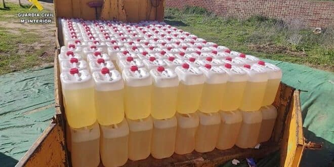 Fifteen arrested in Cadiz and Malaga, dismantling a network supplying stolen fuel to narco-boats