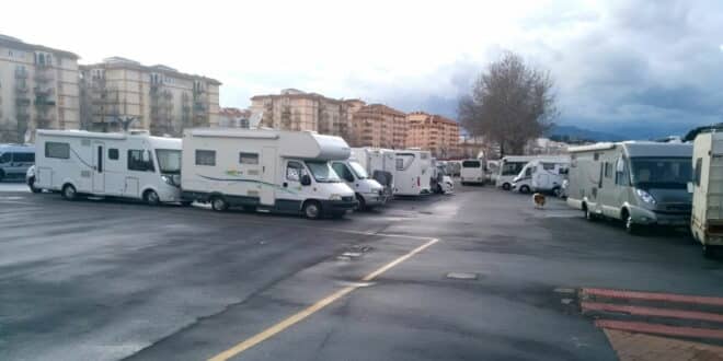 Fuengirola residents at the end of their tether with motorhomes and caravans taking over