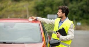 Spain driving law warning: the reflective vest detail that could cost you €200